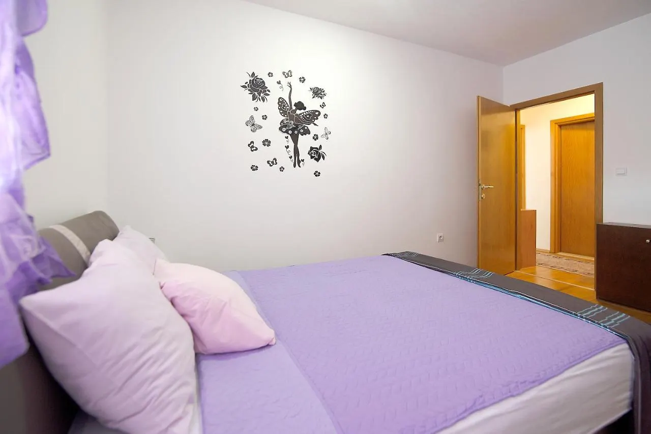 Lungo Mare Apartment With Terrace Pula