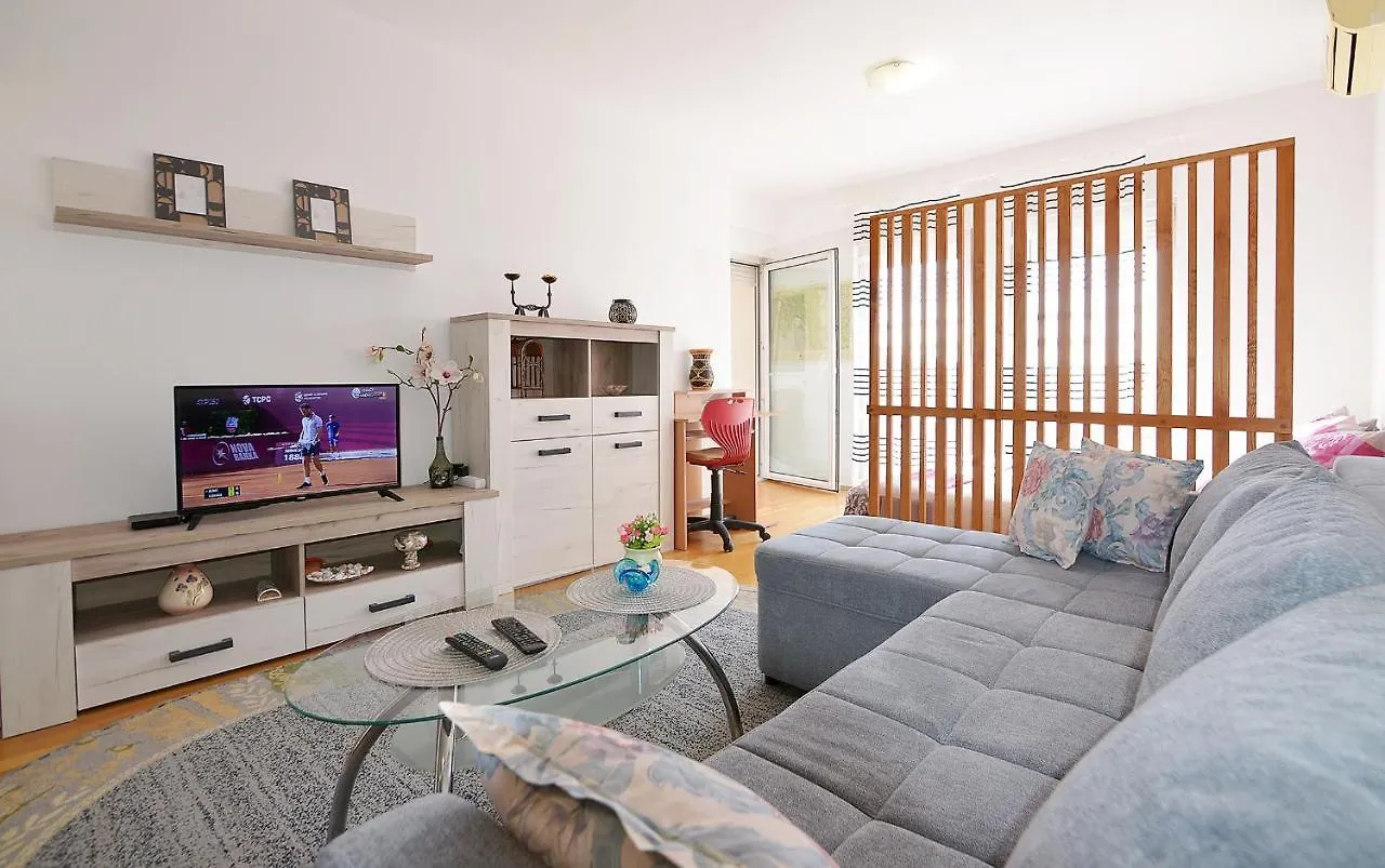 Lungo Mare Apartment With Terrace Pula Croatia