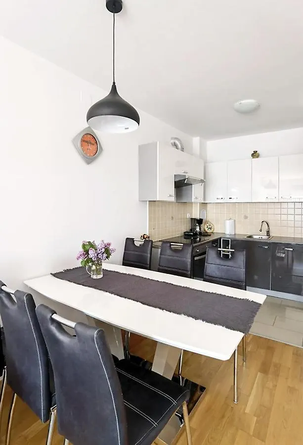 Lungo Mare Apartment With Terrace Pula