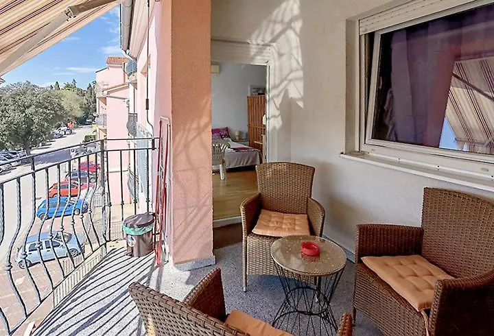 Lungo Mare Apartment With Terrace Pula