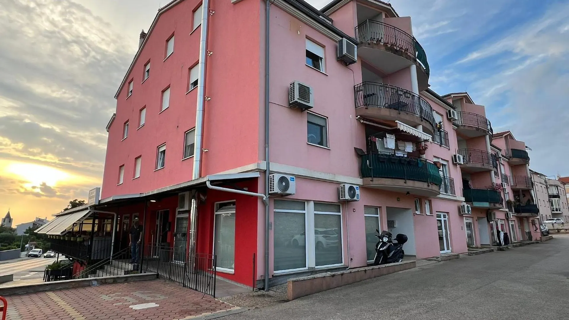 Lungo Mare Apartment With Terrace Pula 0*,  Croatia